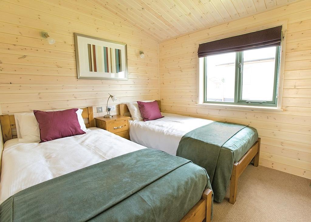 Wighill Manor Lodges Tadcaster Room photo
